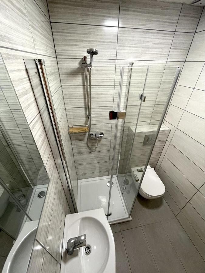 Apartments And Rooms Pri Baslju Cerkno Esterno foto